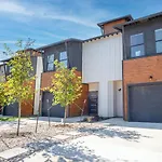 Spectacular 3 Bedroom Plus 2 And A Half Ba Apt Near Downtown