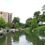 Spectacular 3 Bedroom Plus 2 And A Half Ba Apt Near Downtown