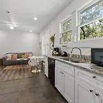 Impressive Cozy Historic 2Br Apt Near Downtown
