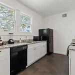 Impressive Cozy Historic 2Br Apt Near Downtown