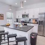 Brand New 4 Stylish 3Br Near Exciting Downtown