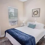 Fabulous Newly Renovated 2Br1Ba Near Downtown