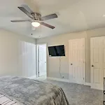 Pet-Friendly San Antonio Gem Near Nature Preserve!