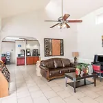 Days Inn By Wyndham San Antonio Splashtown/Att Center