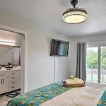 The Plumeria Retreat With Deck And Lake View!