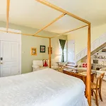 Yellow Rose Bed & Breakfast