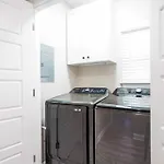 Casa Fiesta-2Bed/2Bath 1100 Sq Ft Urban Stunner
