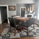 Simple Hollywood Stays #801