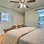 Lovely San Antonio Home About 13 Mi To Downtown!