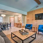 Lovely San Antonio Home About 13 Mi To Downtown!