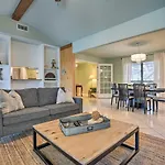 Lovely San Antonio Home About 13 Mi To Downtown!