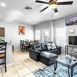 Spacious Lux 3Br 3Ba Home W 12 Arcade Games & Hottub- W Private Garage & Private Backyard