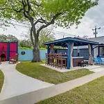 San Antonio Retreat With Private Hot Tub And Gas Grill