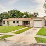 Pet-Friendly San Antonio Home With Spacious Yard!