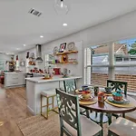The Coco House/Lone Star Dist/Jacuzzi/Golf Cart