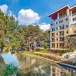 Radiant Condo On The Riverwalk 1325