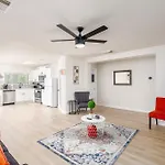 Nice 3Br/2Ba House With No Stairs