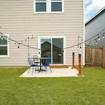 Rare Find Luxurious Home Sleeps 13 With Family Fun