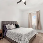Reduced! Pearl Townhomes Combined. Sleeps 16
