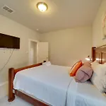 Pet-Friendly San Antonio Home Near Lackland Afb!