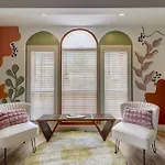 The Retro Retreat - Close To Downtown, Fort Sam