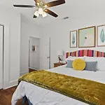 Gorgeous Artistic Fully Fenced Home Near Downtown