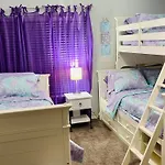 Lovely Spacious Home Near Randolph, Six Flags, Seaworld, Riverwalk And Lackland