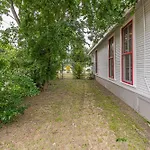 Free Parking, Walk To Botanical Garden, Ps4, Grill, Private Fenced Backyard, Pets Allowed