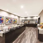La Quinta Inn & Suites By Wyndham San Antonio Downtown