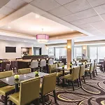 La Quinta Inn & Suites By Wyndham San Antonio Downtown
