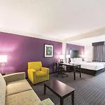 La Quinta Inn & Suites By Wyndham San Antonio Downtown
