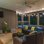 Serene Pool & Firepit In Stunning Home By Airport