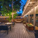 Serene Pool & Firepit In Stunning Home By Airport
