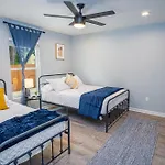 Spacious Delightful 4 Bedroom 3 Ba Close To Downtown