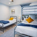 Spacious Delightful 4 Bedroom 3 Ba Close To Downtown