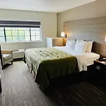 Quality Inn Near Seaworld - Lackland