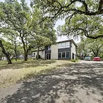 Unique And Stylish San Antonio Home With Deck!