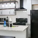 Cozy, Urban Retreat In Downtown San Antonio