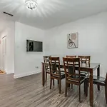 Cozy Retreat Near Downtown Sa