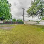 Cozy Retreat Near Downtown Sa