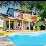 Cheerful Private Room With Pool