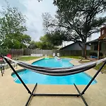 Cheerful Private Room With Pool