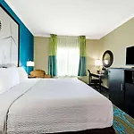 Super 8 by Wyndham San Antonio/Alamodome Area