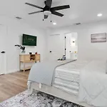 Clover House 3Bdrs Downtown Alamo Riverwalk Pearl Frost Center