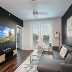 1Br Haven W Gym, Parking Near Rvrwalk & Dome