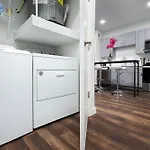 Spacious 2Br W Gym, Parking Near Rvrwalk & Dome