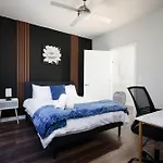 2Br Getaway W Gym, Parking Near Rvrwalk & Dome