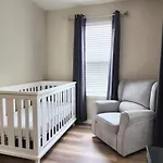 Family Relaxing & Bright Family Gem Mins From Downtown