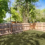 The Heritage Haus - Modern Cabin In Downtown San Antonio