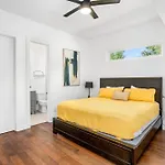 The Heritage Haus - Modern Cabin In Downtown San Antonio